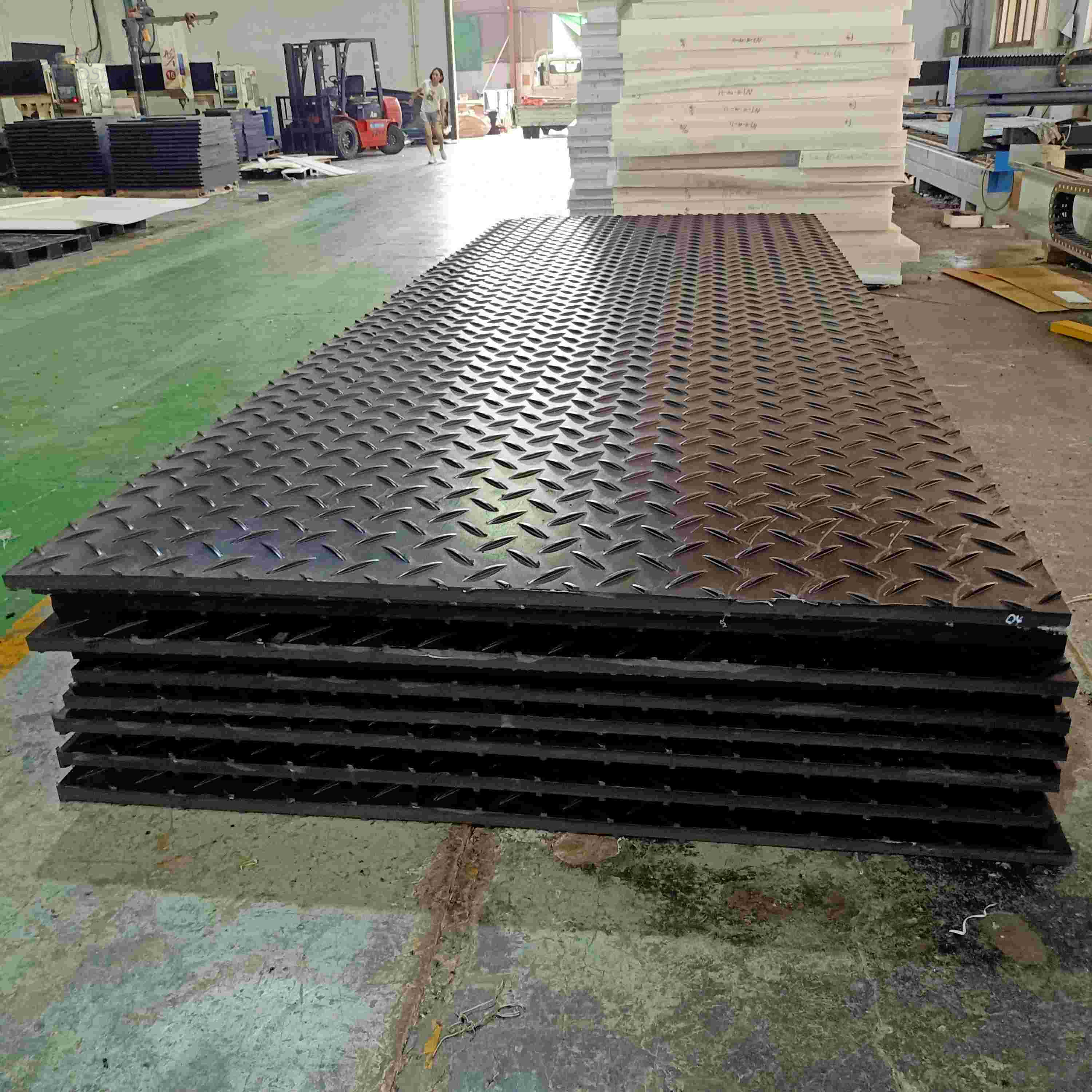 Alfombrilla para equipo pesado Alfombrillas para tracción sobre el suelo/Alfombrilla para carreteras de construcción de HDPE/Alfombrilla para orugas HDPE